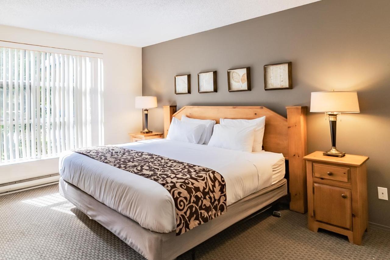 Snowbird Townhouses By Elevate Vacations Whistler Eksteriør billede