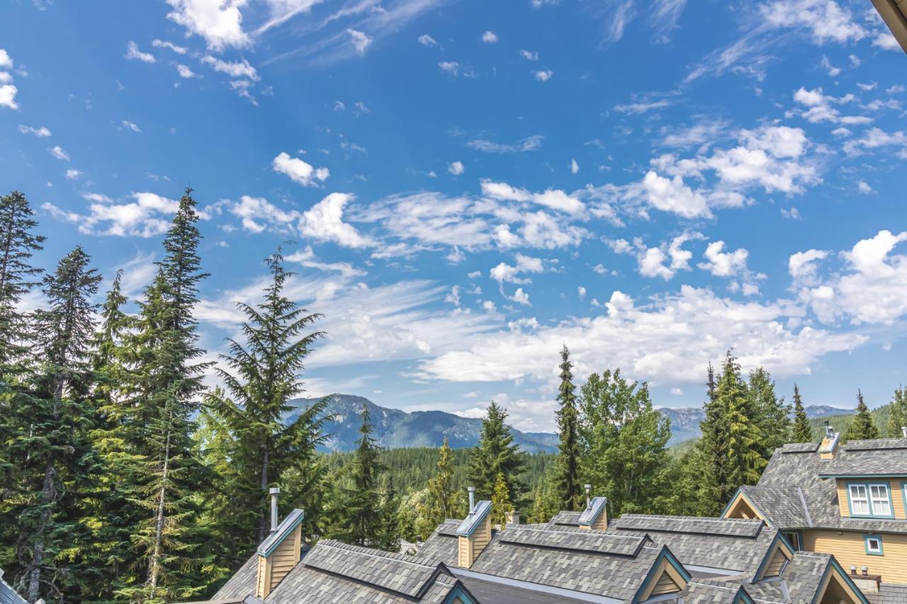 Snowbird Townhouses By Elevate Vacations Whistler Eksteriør billede