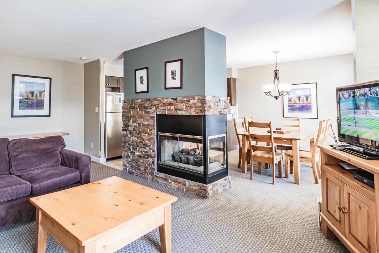Snowbird Townhouses By Elevate Vacations Whistler Eksteriør billede