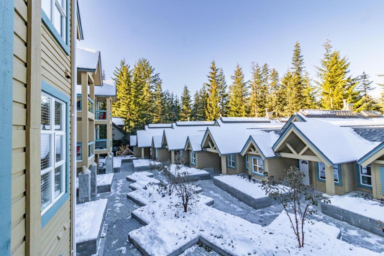 Snowbird Townhouses By Elevate Vacations Whistler Eksteriør billede