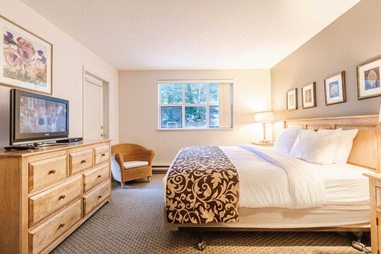 Snowbird Townhouses By Elevate Vacations Whistler Eksteriør billede